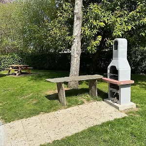 Les Hirondelles Au Bord De L'eau , Guipry-Messac France